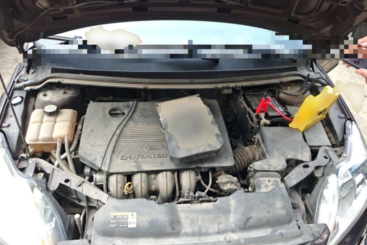 Used Ford Focus 2013 Sedan Classic 1.8L Manual Fashion Edition Engine Bay