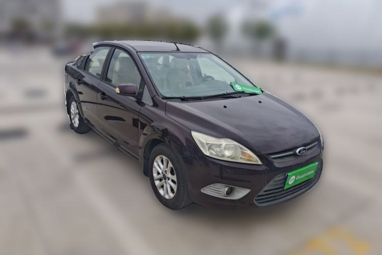 Used Ford Focus 2013 Sedan Classic 1.8L Manual Base Model Front Right 45 Deg
