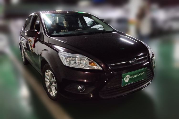 Used Ford Focus 2013 Sedan Classic 1.8L Automatic Base Model Front Right 45 Deg