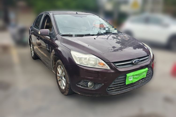 Used Ford Focus 2013 Sedan Classic 1.8L Manual Base Model Front Right 45 Deg