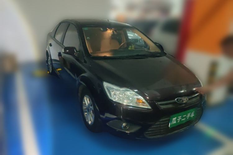 Used Ford Focus 2013 Sedan Classic 1.8L Automatic Base Model Front Right 45 Deg