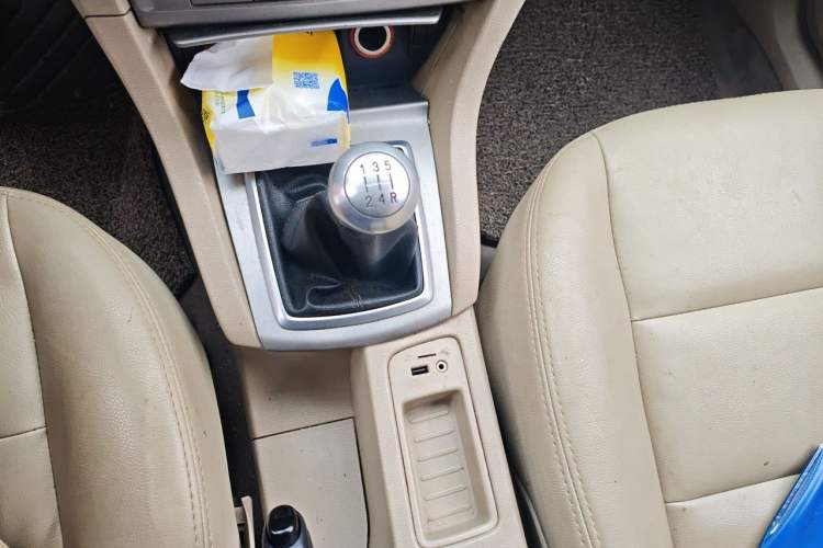 Used Ford Focus 2013 Sedan Classic 1.8L Manual Base Model Gear Lever