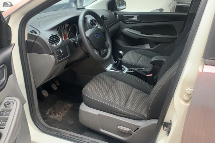 Used Ford Focus 2013 Hatchback Classic 1.8L Manual Base Model Interior 2