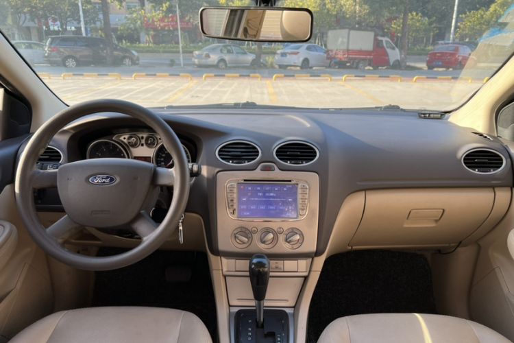 Used Ford Focus 2013 Sedan Classic 1.8L Automatic Base Model Interior 7