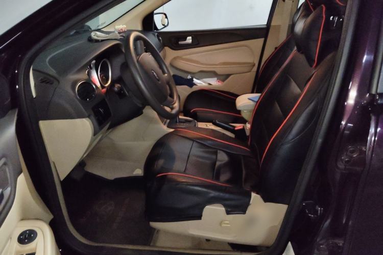 Used Ford Focus 2013 Sedan Classic 1.8L Automatic Base Model Left Front Seat