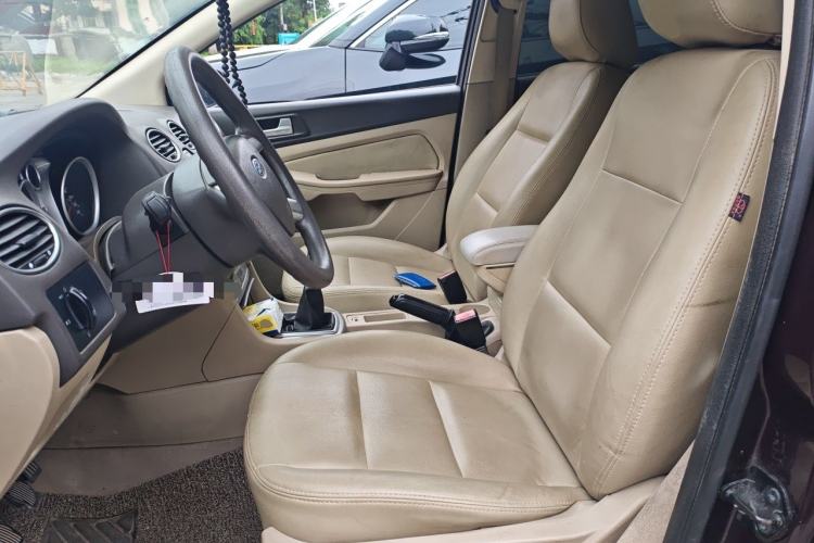 Used Ford Focus 2013 Sedan Classic 1.8L Manual Base Model Left Front Seat