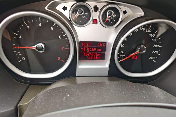 Used Ford Focus 2013 Sedan Classic 1.8L Manual Base Model Odometer Close Up