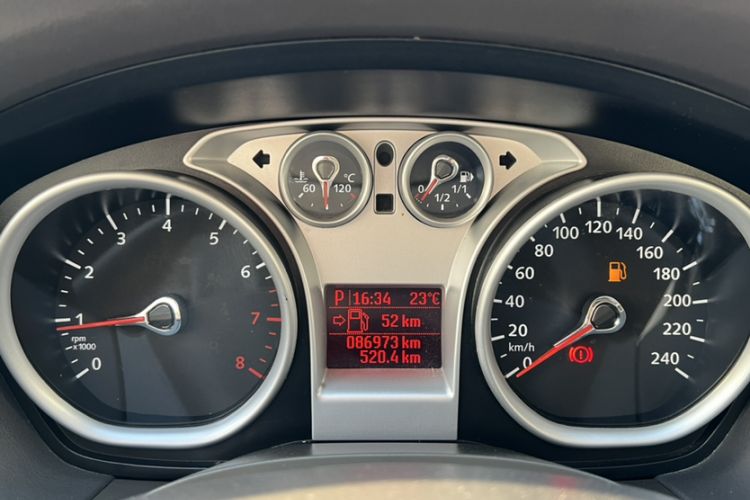 Used Ford Focus 2013 Sedan Classic 1.8L Automatic Base Model Odometer Close Up