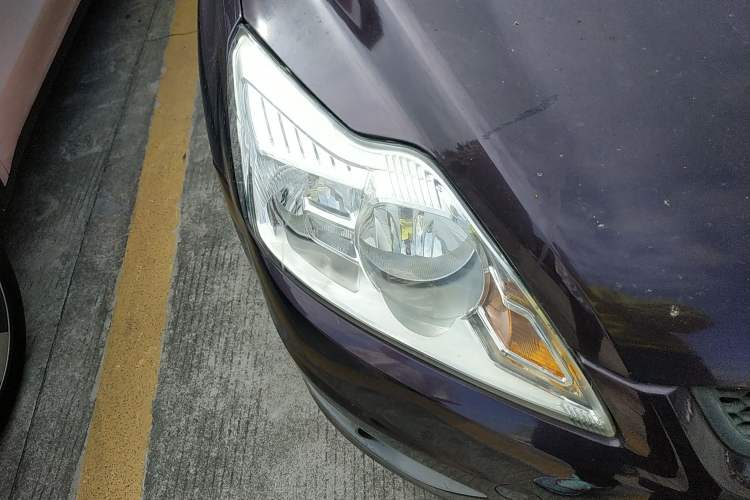 Used Ford Focus 2013 Hatchback Classic 1.8L Automatic Base Model Right Front Headlight