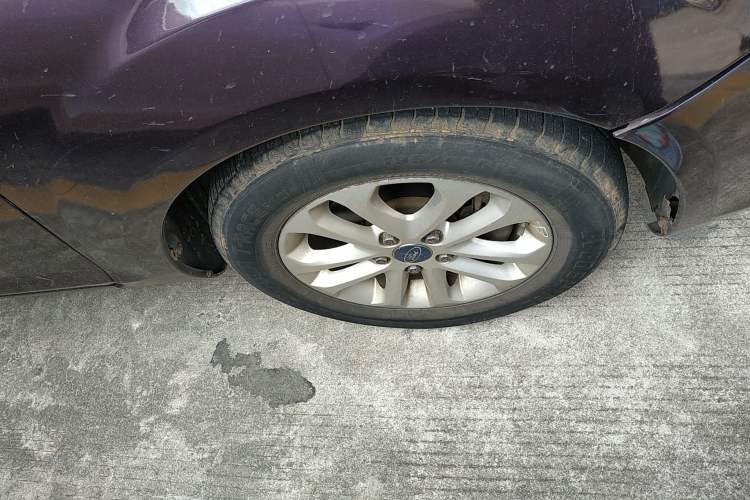 Used Ford Focus 2013 Hatchback Classic 1.8L Automatic Base Model Right Front Wheel Hub
