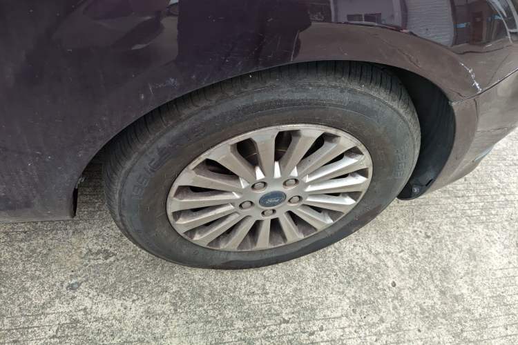 Used Ford Focus 2013 Sedan Classic 1.8L Manual Fashion Edition Right Front Wheel Hub