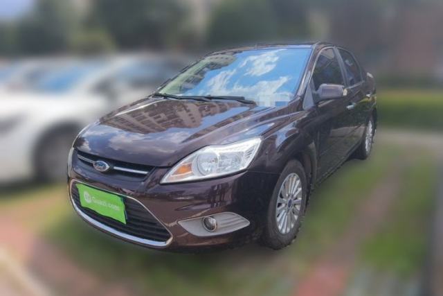Używany Ford Focus 2013 Sedan Classic 1.8L Manual Fashion Edition