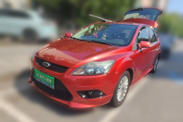 Ojetý Ford Focus 2013 Hatchback Classic 1.8L Automatic Fashion Edition