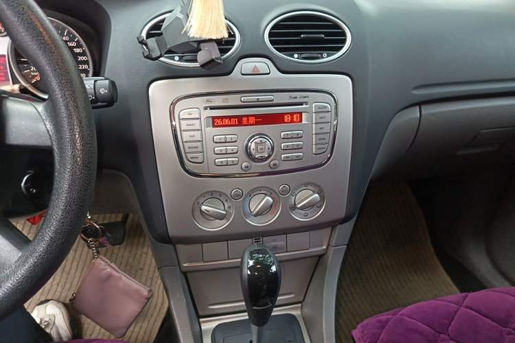 Used Ford Focus 2013 Hatchback Classic 1.8L Automatic Millionth Anniversary Edition Audio And AC Panel
