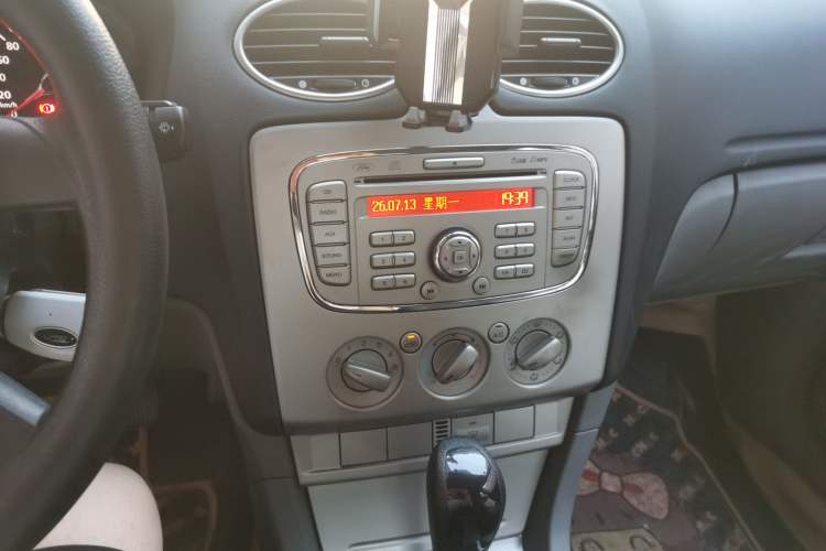 Used Ford Focus 2013 Hatchback Classic 1.8L Automatic Base Model Audio And AC Panel