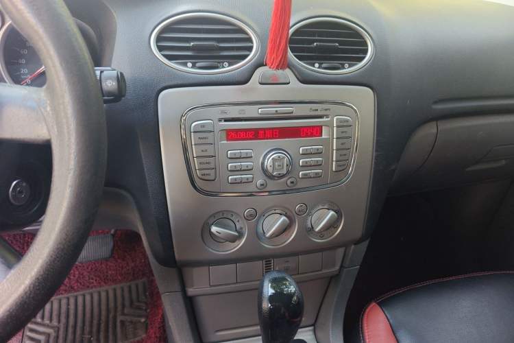 Used Ford Focus 2013 Hatchback Classic 1.8L Automatic Base Model Audio And AC Panel