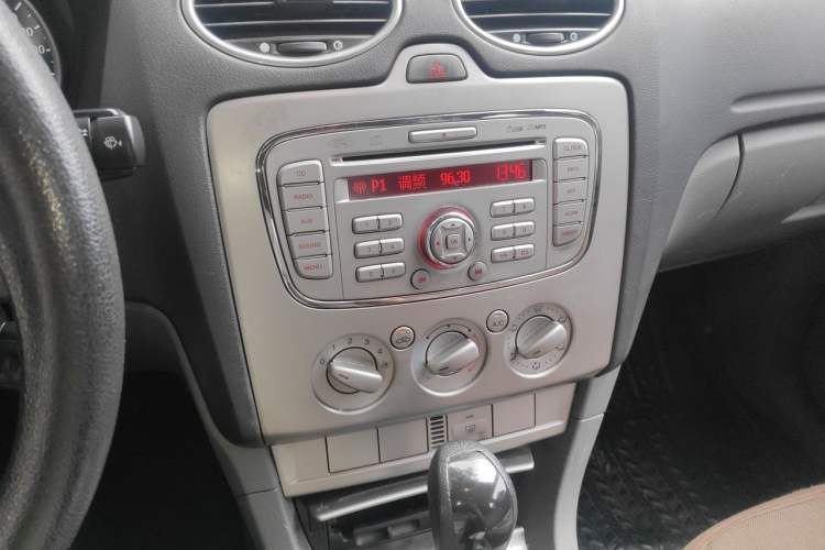 Used Ford Focus 2013 Hatchback Classic 1.8L Automatic Base Model Audio And AC Panel
