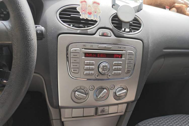 Used Ford Focus 2013 Hatchback Classic 1.8L Manual Base Model Audio And AC Panel