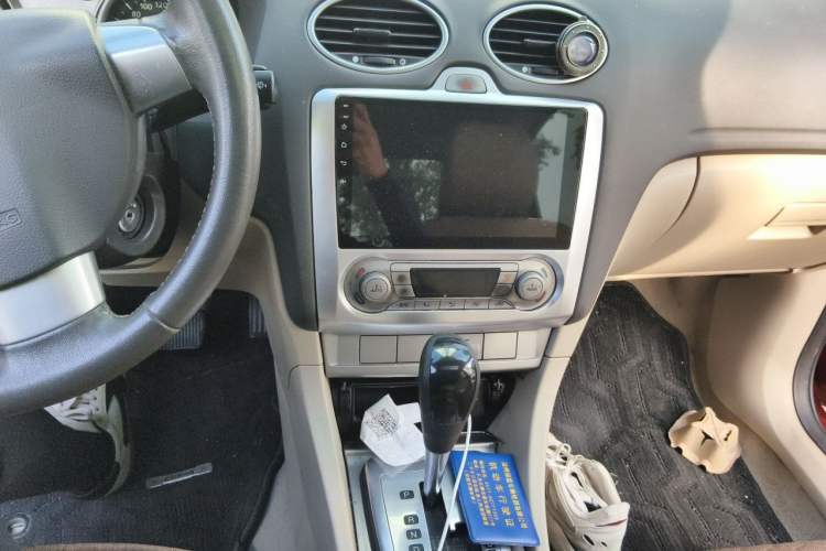 Used Ford Focus 2013 Sedan Classic 1.8L Automatic Fashion Edition Audio And AC Panel