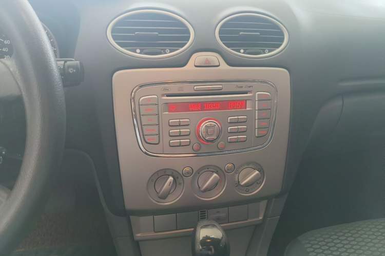 Used Ford Focus 2013 Hatchback Classic 1.8L Automatic Base Model Audio And AC Panel