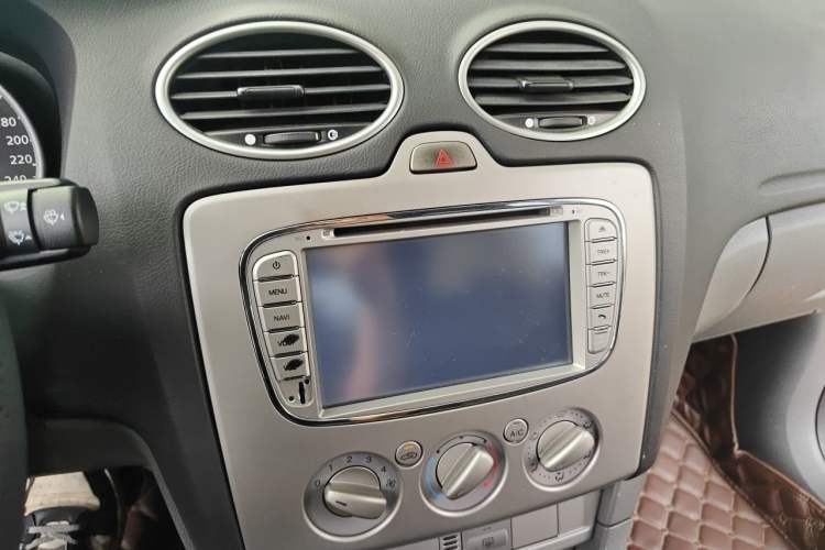 Used Ford Focus 2013 Hatchback Classic 1.8L Automatic Millionth Anniversary Edition Audio And AC Panel