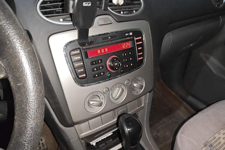Used Ford Focus 2013 Hatchback Classic 1.8L Automatic Base Model Audio And AC Panel