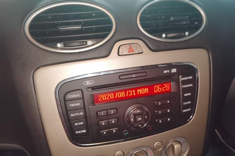 Used Ford Focus 2013 Hatchback Classic 1.8L Automatic Base Model Audio And AC Panel