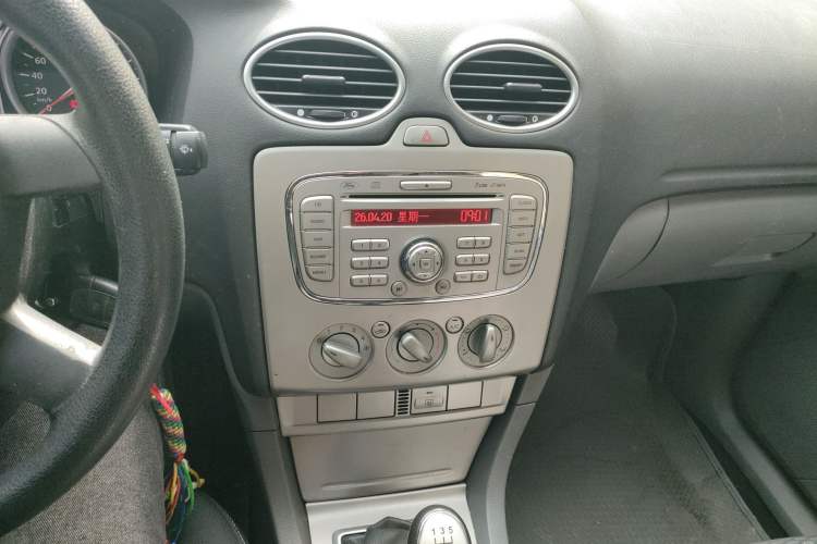 Used Ford Focus 2013 Hatchback Classic 1.8L Manual Base Model Audio And AC Panel