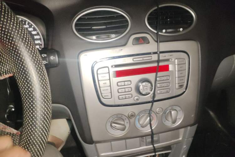 Used Ford Focus 2013 Hatchback Classic 1.8L Manual Base Model Audio And AC Panel