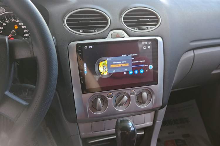 Used Ford Focus 2013 Hatchback Classic 1.8L Automatic Base Model Audio And AC Panel