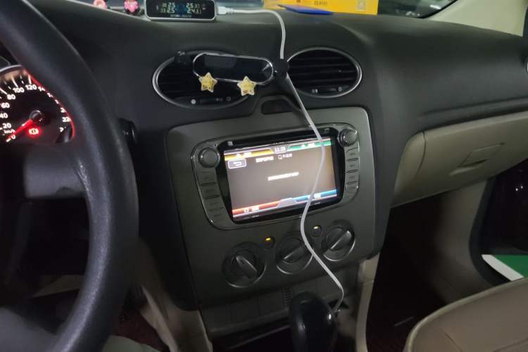 Used Ford Focus 2013 Sedan Classic 1.8L Automatic Base Model Audio And AC Panel