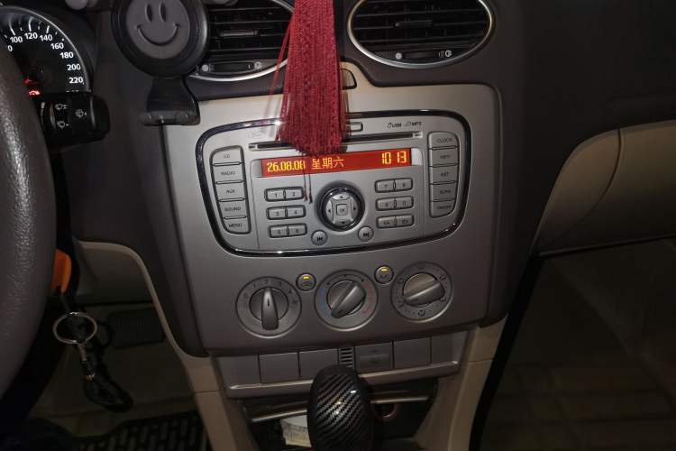 Used Ford Focus 2013 Sedan Classic 1.8L Automatic Base Model Audio And AC Panel