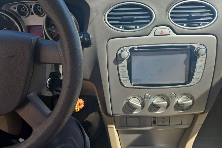 Used Ford Focus 2013 Sedan Classic 1.8L Manual Base Model Audio And AC Panel