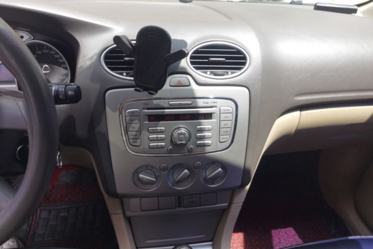 Used Ford Focus 2013 Sedan Classic 1.8L Manual Base Model Audio And AC Panel