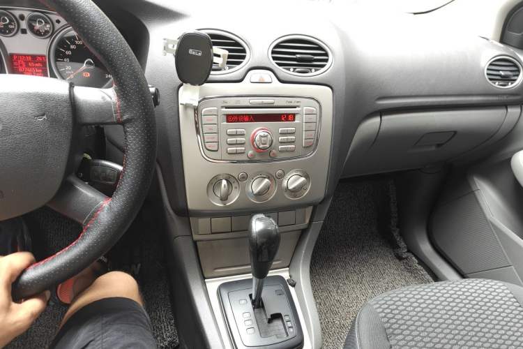 Used Ford Focus 2013 Hatchback Classic 1.8L Automatic Base Model Audio And AC Panel