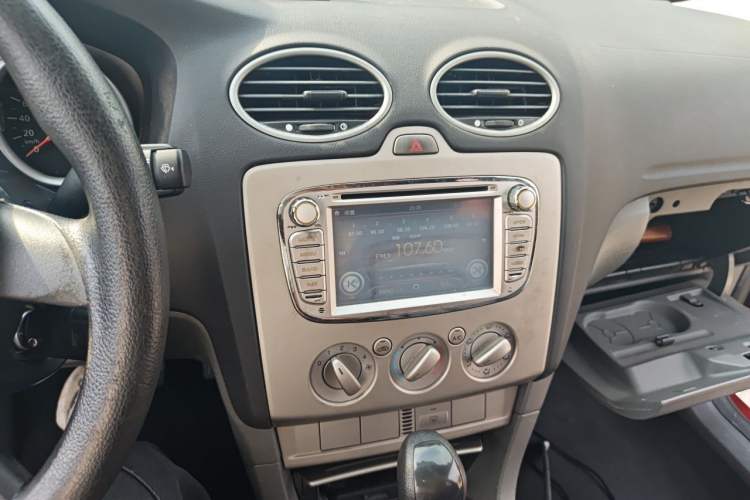 Used Ford Focus 2013 Hatchback Classic 1.8L Automatic Base Model Audio And AC Panel