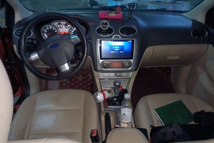 Used Ford Focus 2013 Hatchback Classic 1.8L Manual Fashion Edition Center Console