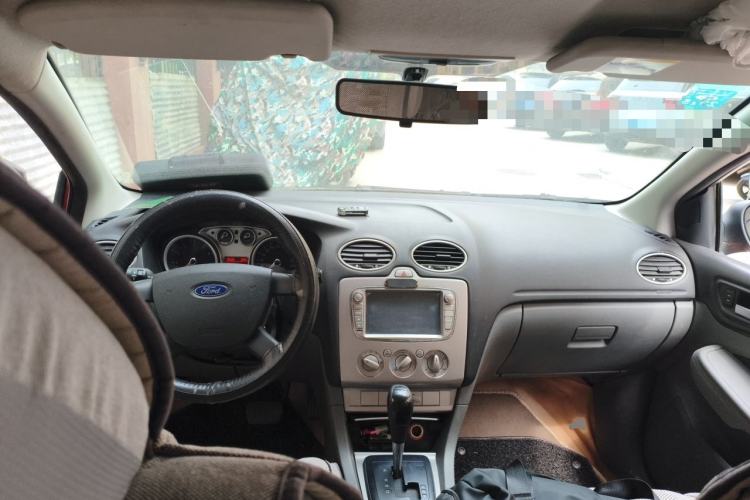 Used Ford Focus 2013 Hatchback Classic 1.8L Automatic Base Model Center Console