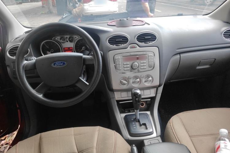 Used Ford Focus 2013 Hatchback Classic 1.8L Automatic Base Model Center Console