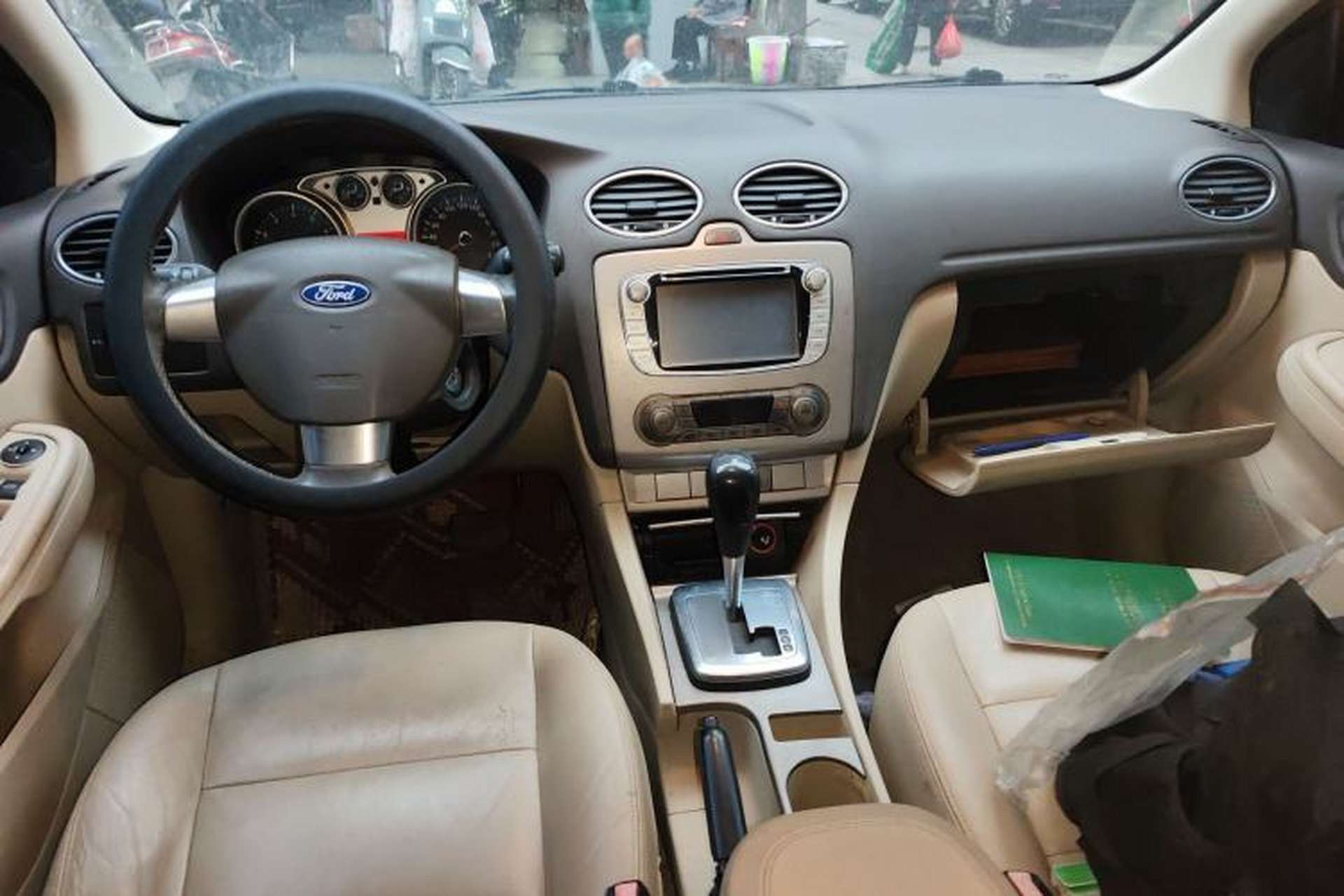 Used Ford Focus 2013 Hatchback Classic 1.8L Automatic Fashion Edition Center Console