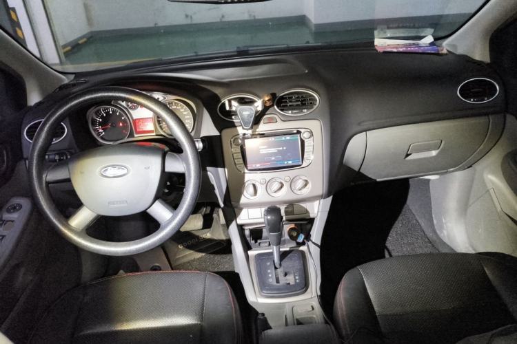 Used Ford Focus 2013 Hatchback Classic 1.8L Automatic Base Model Center Console