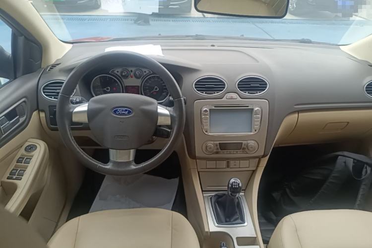 Used Ford Focus 2013 Hatchback Classic 1.8L Manual Fashion Edition Center Console