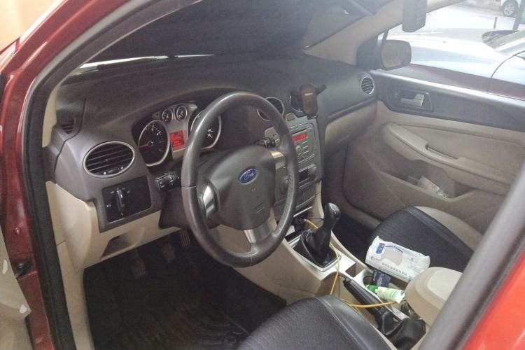 Used Ford Focus 2013 Hatchback Classic 1.8L Manual Fashion Edition Center Console