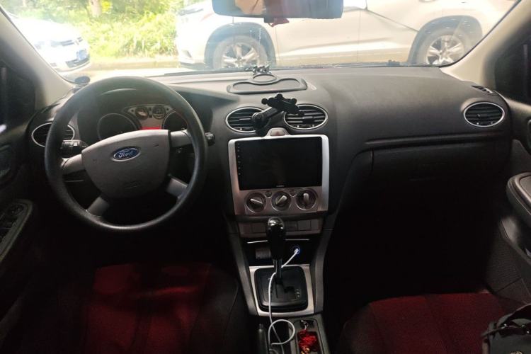 Used Ford Focus 2013 Hatchback Classic 1.8L Automatic Base Model Center Console