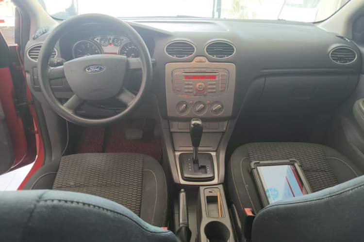Used Ford Focus 2013 Hatchback Classic 1.8L Automatic Base Model Center Console