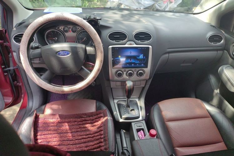 Used Ford Focus 2013 Hatchback Classic 1.8L Automatic Base Model Center Console