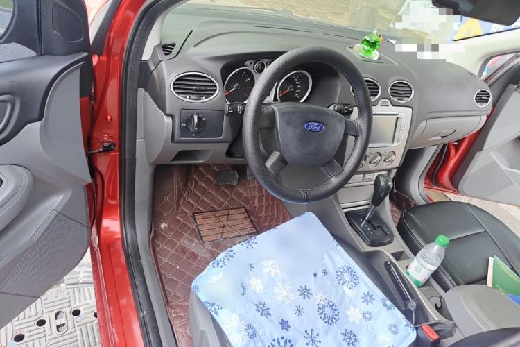 Used Ford Focus 2013 Hatchback Classic 1.8L Automatic Millionth Anniversary Edition Center Console
