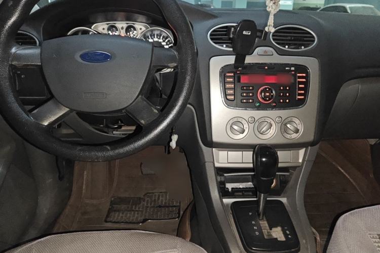 Used Ford Focus 2013 Hatchback Classic 1.8L Automatic Base Model Center Console