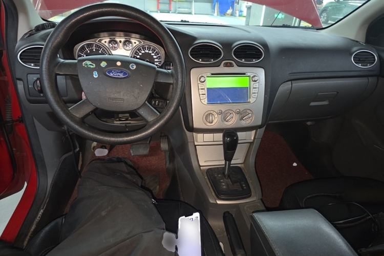 Used Ford Focus 2013 Hatchback Classic 1.8L Automatic Base Model Center Console
