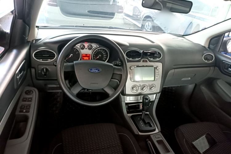 Used Ford Focus 2013 Hatchback Classic 1.8L Automatic Base Model Center Console
